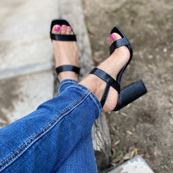 Black Croc Embossed Single Strap Chunky Heels - Picture 4 of 8